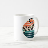 Yassified Retro Sunset Kaffeetasse (VorderseiteRechts)