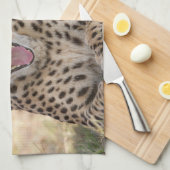 Yawning Cheetah Geschirrtuch (Viertel Falte)