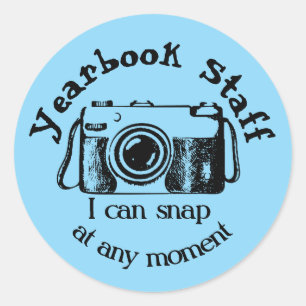 Yearbook Staff - Ich kann jederzeit eingreifen Runder Aufkleber