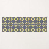 Yellow Abstract Flowers on Slate Blue Yogamatte (Vorderseite (Horizontal))