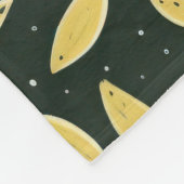 Yellow and Cream Leafy Branches Pattern  Fleecedecke (Ecke)