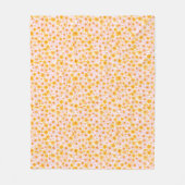 Yellow and pink daisy pattern, white background Fleecedecke (Vorderseite)