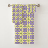 Yellow and purple geometric floral patterned  badhandtuch set (Insitu)