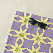 Yellow and purple geometric floral patterned strandtuch (Beispiel)