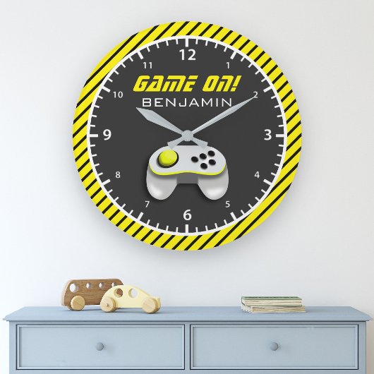 Yellow and White Video Game Controller Kids Room Große Wanduhr