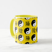 Yellow Background Chinesisches Yinyang-Muster Tasse (Vorderseite Links)