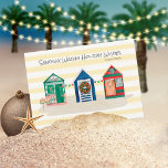 Yellow Beach Warites wünscht Beach Huts Holiday Ca Feiertagskarte<br><div class="desc">Das Design der gelben und weißen Küstenkarte der Nautical Boutique Co. besteht aus drei Aquarellhütten,  die für die Ferien dekoriert sind und das Set auf den gelben,  farbigen Streifen des Wassers. Auf der Rückseite des Hotels befindet sich ein individualisierbarer nautischer Gruß. #Nautical #CoastalChristmas #Holidays #NauticalHolidays</div>