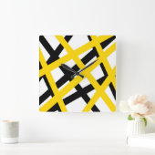 Yellow Black Stripe Geometric Quadratische Wanduhr (Zuhause)