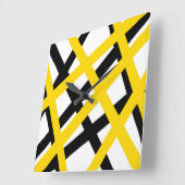 Yellow Black Stripe Geometric Quadratische Wanduhr (Winkel)