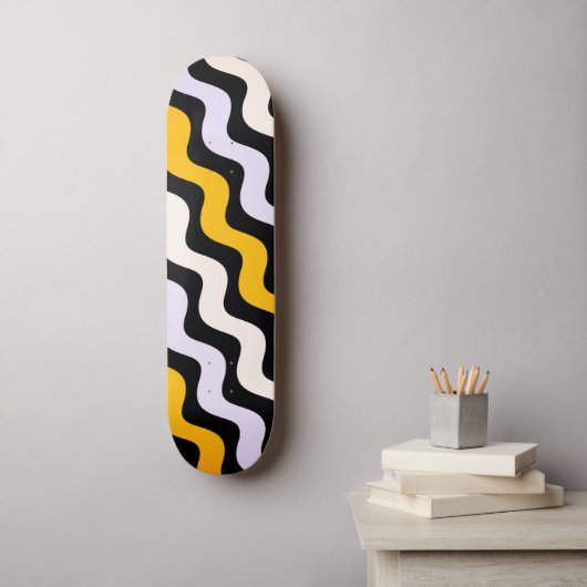 Yellow Black Wavy Pattern Skateboard (Wandkunst)