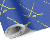 Yellow Blue Crossed Hockey Sticks mit Puck Geschenkpapier (Rolleneckpunkt)
