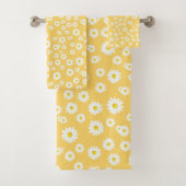 Yellow Boho Spring Daisies Pattern Badhandtuch Set (Insitu)