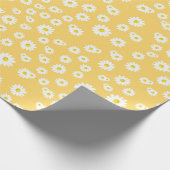 Yellow Boho Spring Daisies Pattern Geschenkpapier (Ecke)