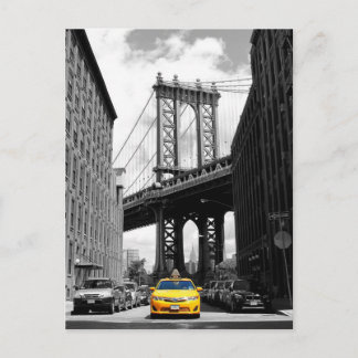 Yellow Cab in der Nähe von Manhattan Bridge, New Y Postkarte