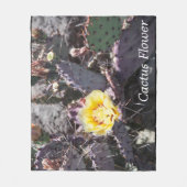 Yellow cactus flower in spring fleecedecke (Vorderseite)