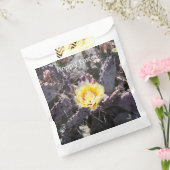 Yellow cactus flower in spring geschenktütchen (Versiegelt)