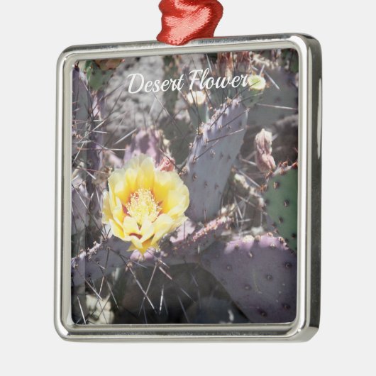 Yellow cactus flower in spring ornament aus metall (Links)