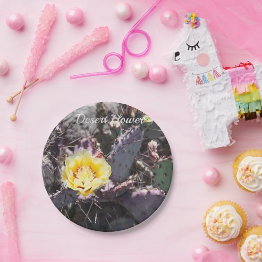 Yellow cactus flower in spring pappteller (Party)