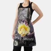 Yellow cactus flower in spring schürze (InSitu)