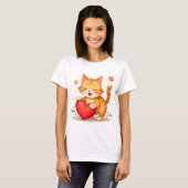 Yellow Cat Holding Red Heart Women T-Shirt (Vorne ganz)