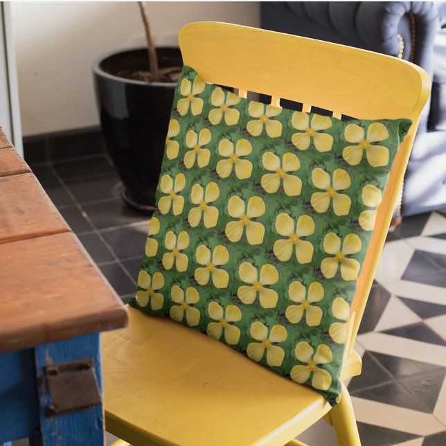 Yellow Celandine Poppy Floral Pattern Kissen (In Situ Kitchen)