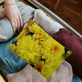 Yellow Chrysanthemum Blooms Floral Zubehörtasche