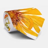 YELLOW CHRYSANTHEMUM PATTERN KRAWATTE (Gerollt)