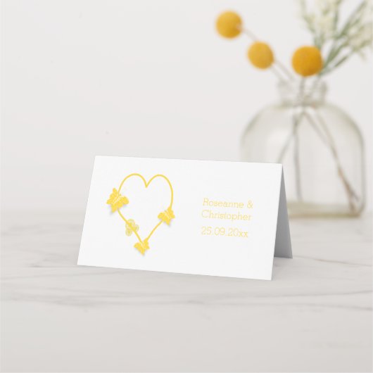 Yellow Colored Butterfly Heart Design Wedding Platzkarte (Rückseite)
