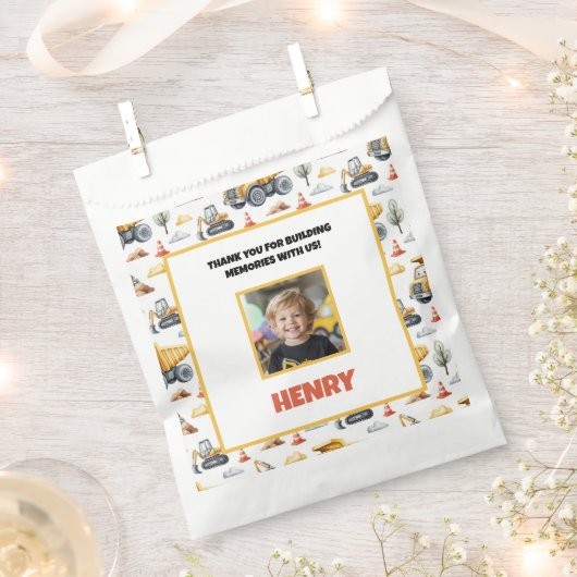 Yellow Construction Trucks Boy Birthday Thank You Geschenktütchen (Ausgeschnitten)