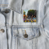 yellow crosswalk button (Beispiel)