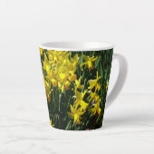 Yellow Daffodien I Cheery Spring Blumen Milchtasse (Rechte Ecke)
