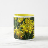 Yellow Daffodien I Cheery Spring Blumen Tasse (Zentrum)