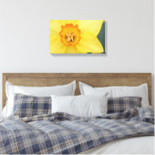 Yellow Daffodil Canvas Print Leinwanddruck (Insitu (Schlafzimmer))