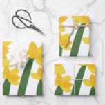 Yellow Daffodil Floral Flowers Geschenkpapier Set<br><div class="desc">Yellow Daffodil Floral Flowers Wrapping Paper Sheets originally designed by Nisha Prabhu. Elevate your gift-giving with these beautiful Yellow Daffodil Floral Flowers Wrapping Paper Sheets. Featuring vibrant daffodil blooms set against a cheerful white background, each sheet showcases a charming and lively floral pattern perfect for spring celebrations, birthdays, or special...</div>