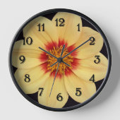 Yellow Dahlia auf Black Floral Uhr (Vorderseite)