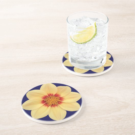 Yellow Dahlia auf Blue Floral Getränkeuntersetzer (Seite)