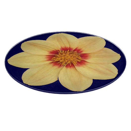 Yellow Dahlia auf Blue Floral Schneidebrett (Ecke)