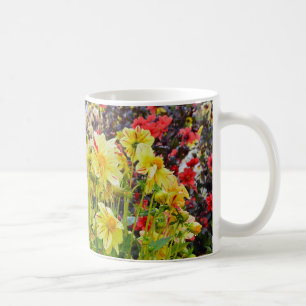 Yellow dahlias Garden Kaffeetasse