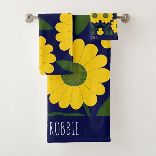 Yellow Daisies Blue Background Floral Muster Badhandtuch Set (Insitu)