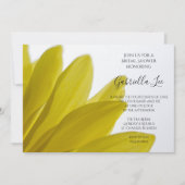Yellow Daisy Blume Petals Brautparty Einladung (Vorderseite)