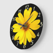 Yellow Daisy Große Wanduhr (Winkel)