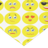 Yellow Emoji Pattern Tischdecke (Schrägansicht)