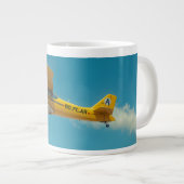 yellow flyer high Jumbo-Tasse (Vorderseite Rechts)