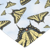 Yellow Frack Butterfets Blue Sky Kurzer Tischläufer (Ecke)