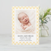 Yellow Gingham Baby Birth Announcement Foto Card Ankündigung (Stehend Vorderseite)