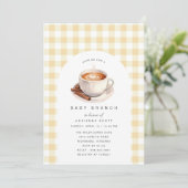 Yellow Gingham | Kaffee Baby Dusche Brunch Einladung (Stehend Vorderseite)