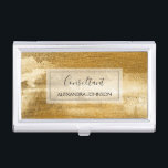 Yellow Gold Foil Luxus Pinselstriche Visitenkarten Dose<br><div class="desc">Yellow Gold Foil Luxury Brush Strokes Business Card Holder mit Glam schwarz Hand gezeichnet elegante Typografie für das Monogramm. Der trendige gelbe Gold Foil Business Card Holder kann für jeden Beruf angepasst werden. Sollte der Beruf oder Namenstext nicht Ihren Bedürfnissen entsprechen,  wenden Sie sich bitte an den Designer.</div>