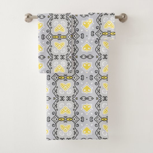 Yellow Gray White Arabesque Geometric Pattern Badhandtuch Set (Insitu)