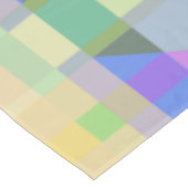 Yellow Green Blue Lila Geometric Tischdecke (Schrägansicht)