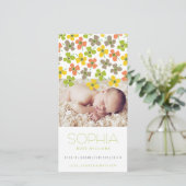 Yellow Green Daisies Baby Girl Birth Ankündigung (Stehend Vorderseite)